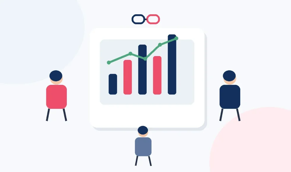 Professionisti analizzano una strategia di link building aziendale su laptop
